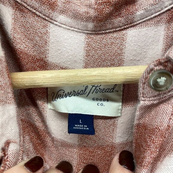 Universal Thread Shirt Women L Large Pink Plaid Button Up Collared Long Sleeve - Picture 3 of 7